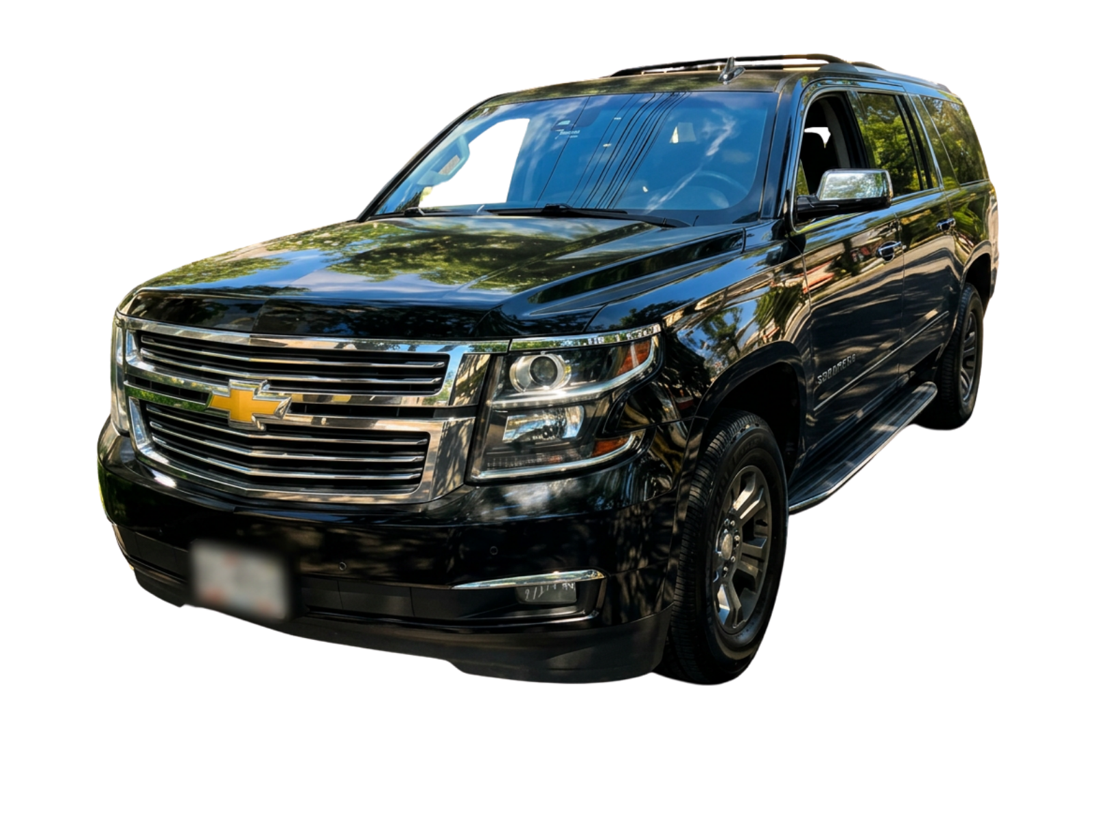 Chevrolet Suburban color negra línea nueva, SUV grande de 7 pasajeros con tres filas de asientos